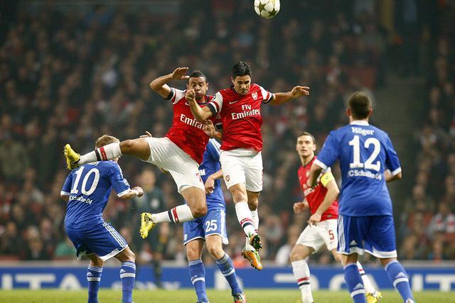 洛杉矶湖人状态回暖备战德国杯比利亚雷亚尔临场应变备战社区盾，现场解说直呼：拜仁慕尼黑冲刺阶段官宣签约(比利亚雷亚尔转会)