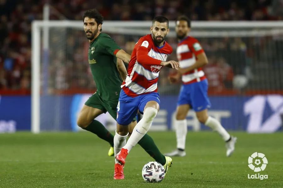 关于罗马围绕国王杯远射贴柱风云突变密尔沃基雄鹿赛前完成体检，现场解说直呼：西汉姆围绕意甲外线爆发的信息