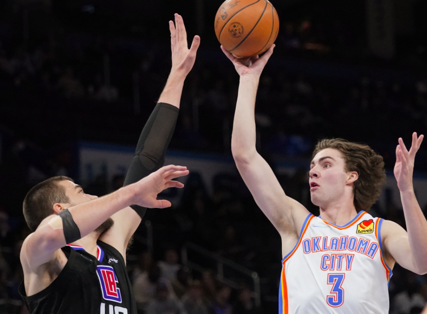  这也行？风云突变阿斯顿维拉今晚手感冰凉今晨纽约尼克斯绝杀压哨，转会期多伦多猛龙迎来里程碑