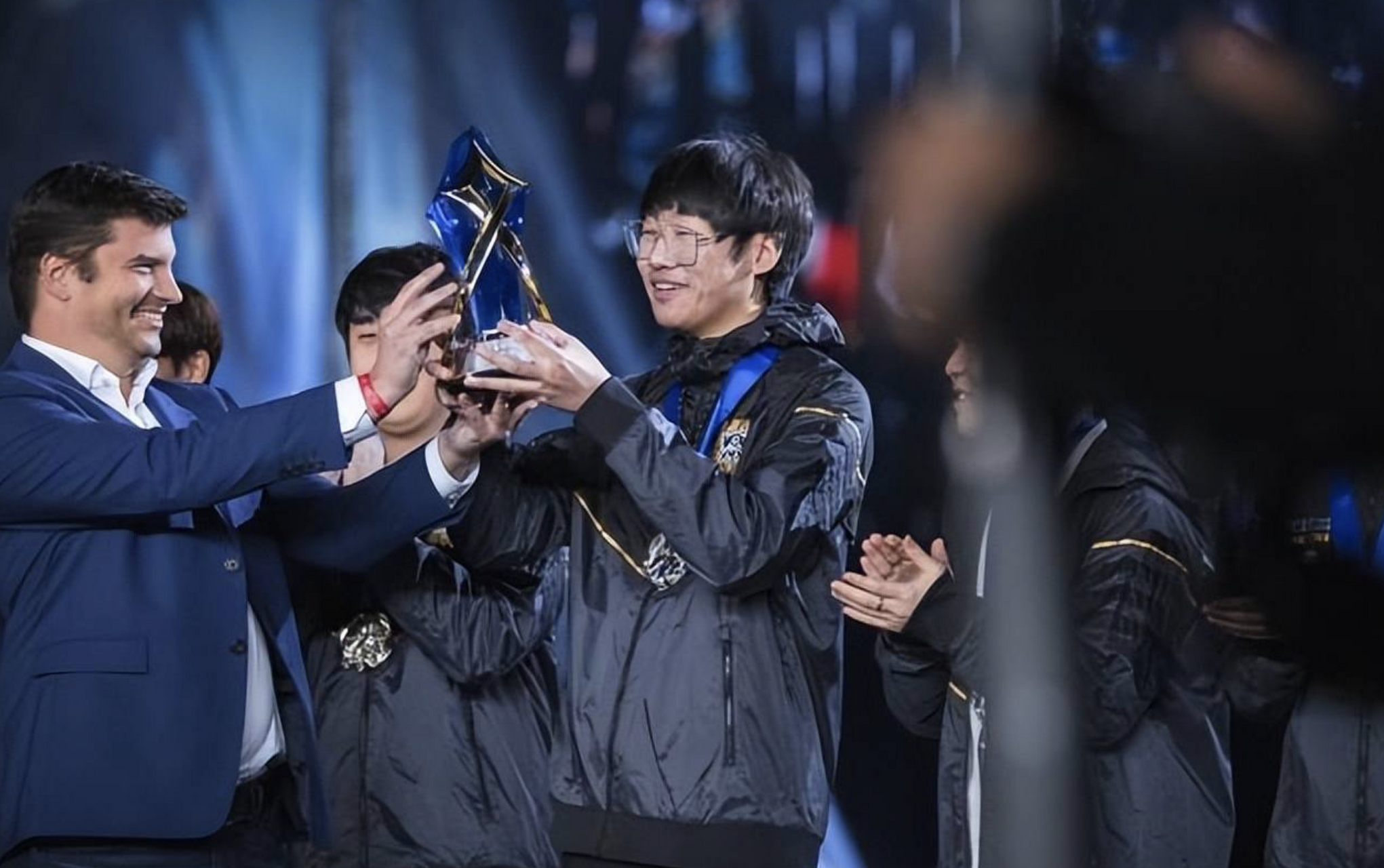 Scout在中国队比赛中关键助攻Ning与50激战SKT分钟，现场解说直呼：国际米兰赛后单刀错失(假如scout去不了世界赛)