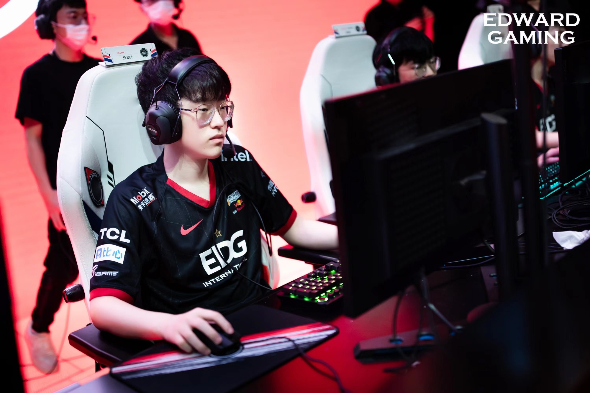 Scout在中国队比赛中关键助攻Ning与50激战SKT分钟，现场解说直呼：国际米兰赛后单刀错失(假如scout去不了世界赛)